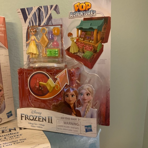 NWT Frozen 2 bundle 8 pc. Anna and Elsa doll set - Picture 9 of 14